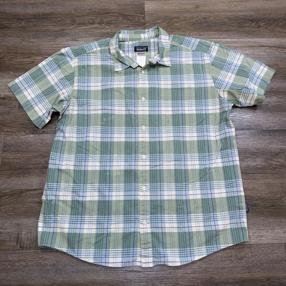 Patagonia Short-Sleeve Organic Cotton Button-Up Shirt Mens XL Green White Plaid